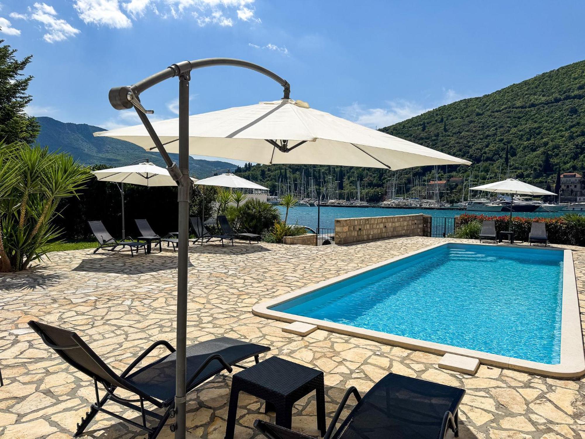 Apartments Pralas Mokošica Exterior foto