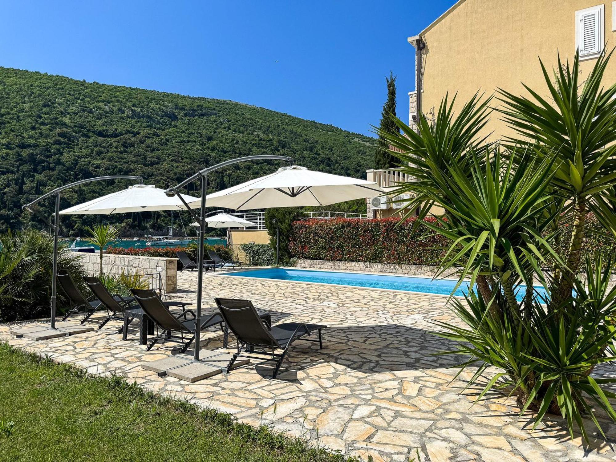 Apartments Pralas Mokošica Exterior foto
