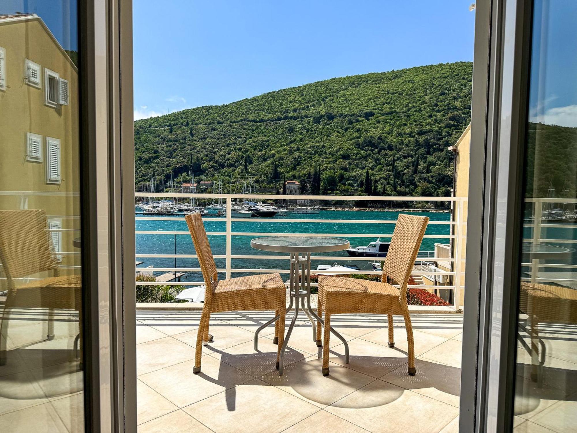 Apartments Pralas Mokošica Exterior foto